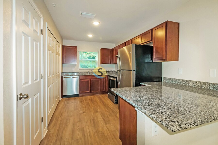 Building Photo - 2103 NE 78th Ln