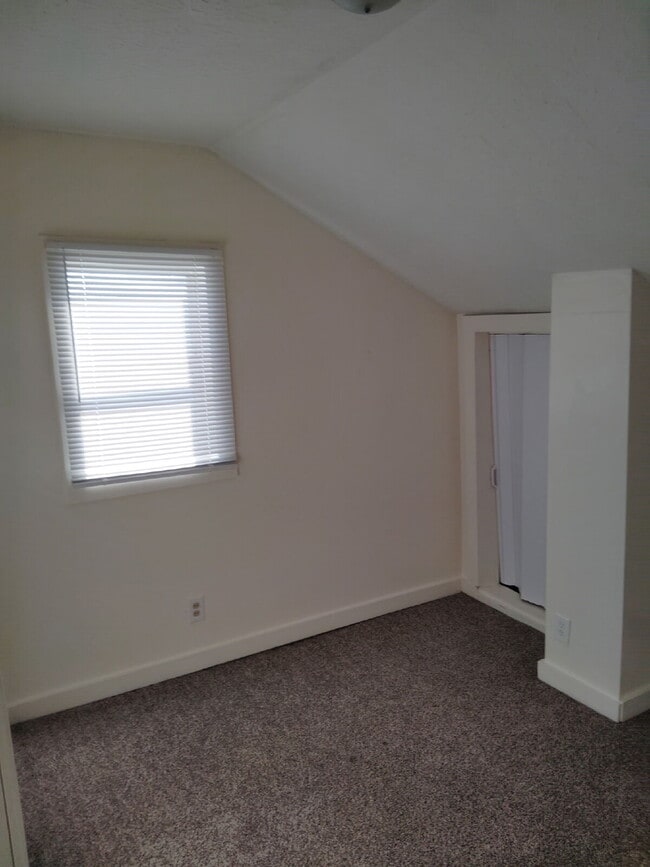 Building Photo - 814 S 37th St