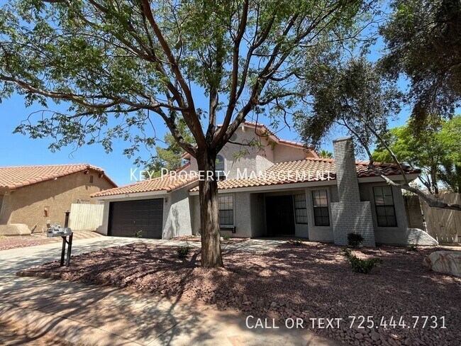 Building Photo - TWO STORY 4 BEDROOM WITH POOL NEAR SPRING ...