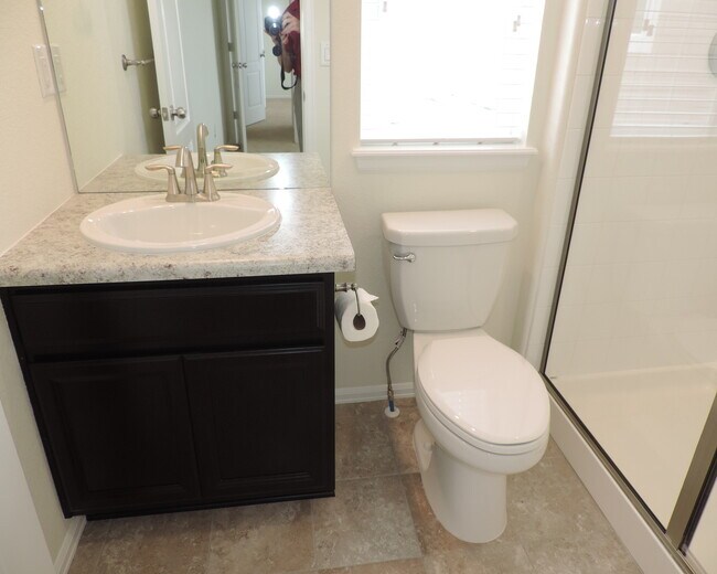 Building Photo - Sierra Ridge 4 Bedroom Home (Available Imm...