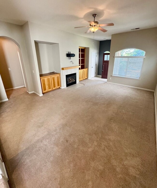 Building Photo - 1331 Yosemite Dr