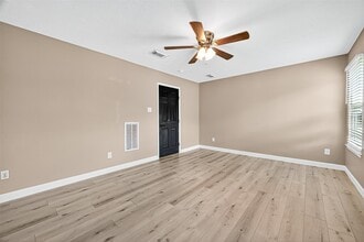 Building Photo - 926 Seabourne Meadow Dr