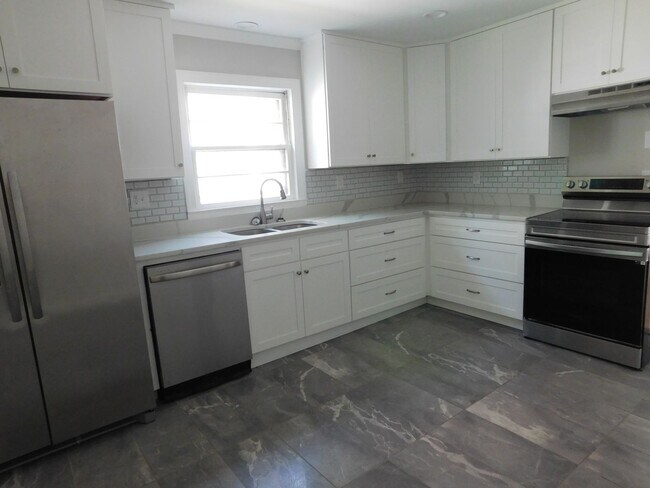 Building Photo - 304 Avenue A