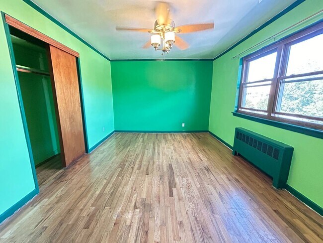 Building Photo - 3201 Seymour Ave