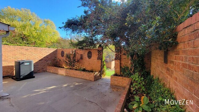 Building Photo - 6733 Constitution Ln