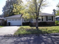 Building Photo - Central Roseville -  4 Bed, 2 Bath - Single Story - Separate Living and Family Rooms - Large Yard