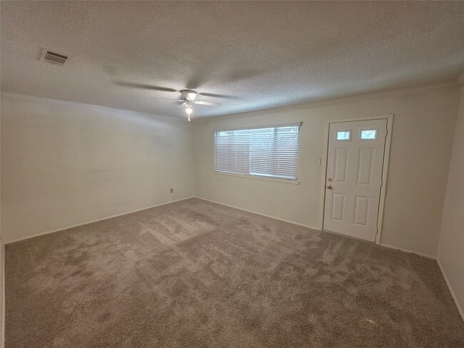 Building Photo - 2114 Greenbriar Colony Dr