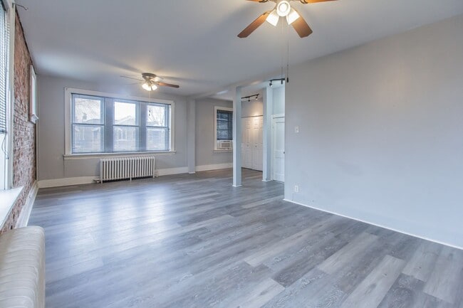 Building Photo - Loft like living in Carondelet.  Ask about...