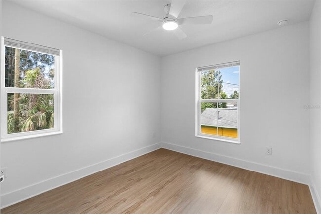 Building Photo - 505 43rd St S