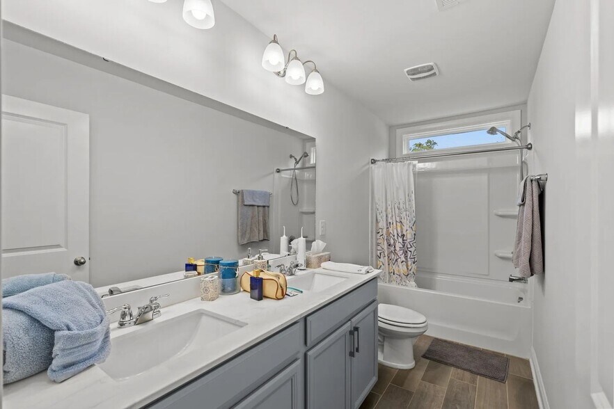 Building Photo - 2593 Pegasus Pl