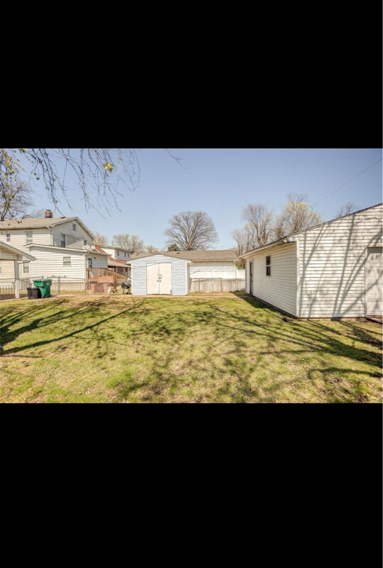 Building Photo - 2301 Belleview Ave
