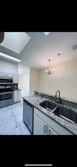 Building Photo - 1005 Universal Rest Pl