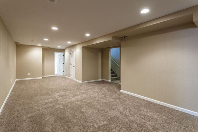 Building Photo - 2362 Calcite St