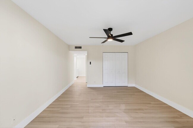 Building Photo - 5900 Camino Del Sol