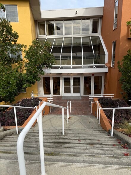 Building Photo - 1700 De Anza Blvd