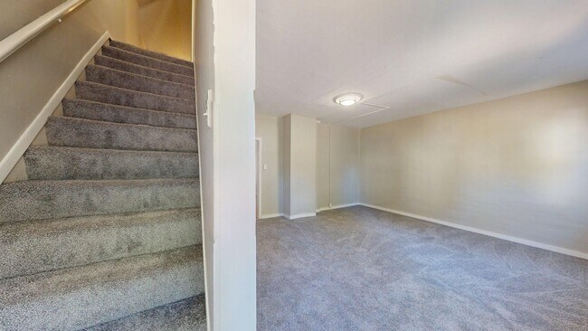 Building Photo - Cudell/West Blvd neighborhood; 4 bedroom/1 bath single family house for rent!