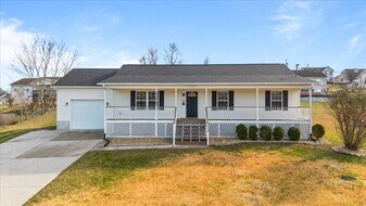 Building Photo - 230 Clover Cir