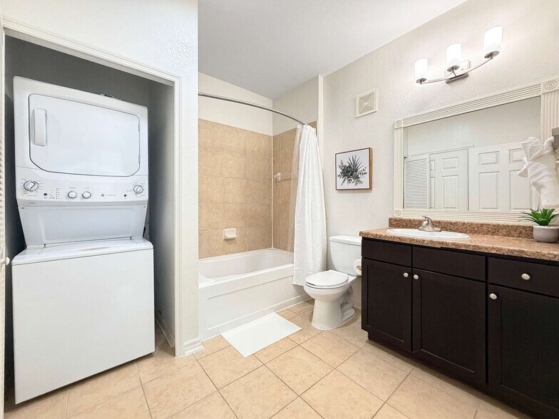 Building Photo - 25150 Lovegrass Dr