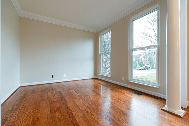 Building Photo - 808 Callahan Pl
