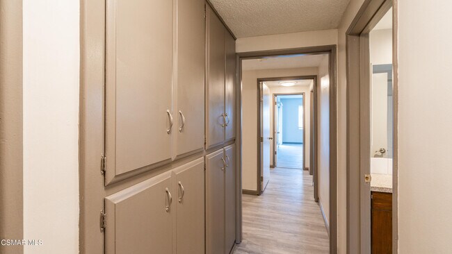 Building Photo - 5901 Hanna Ave