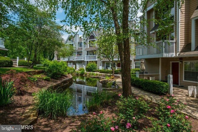 Building Photo - 5705 Chapman Mill Dr