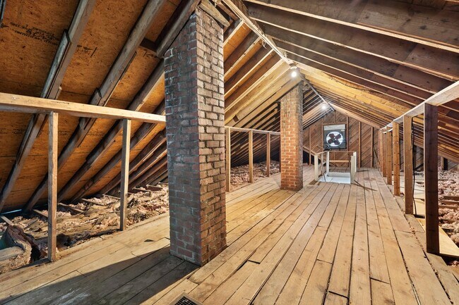 Building Photo - 1540 McCormick St
