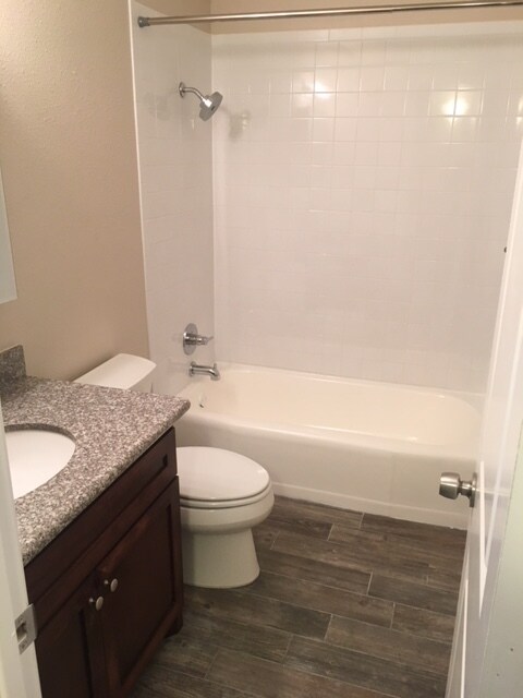 Building Photo - 2737 Houston Ave