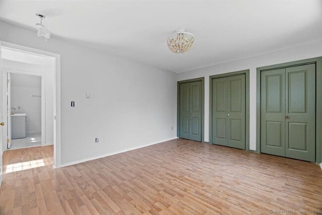 Building Photo - 145 Lakeside Dr