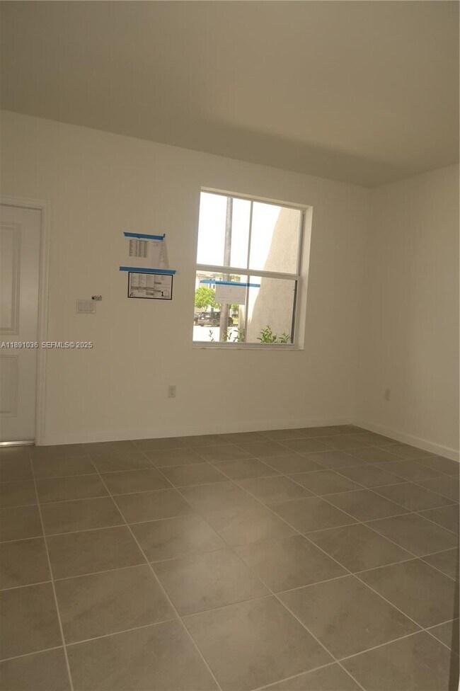 Building Photo - 1509 SE 27th Rd