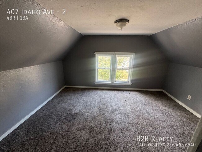 Building Photo - 407 Idaho Ave