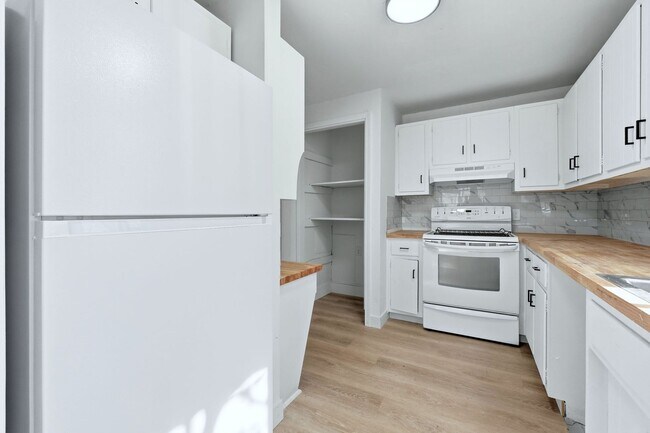 Building Photo - COMING SOON - 3 Bedroom house with updated features and fenced in yard!