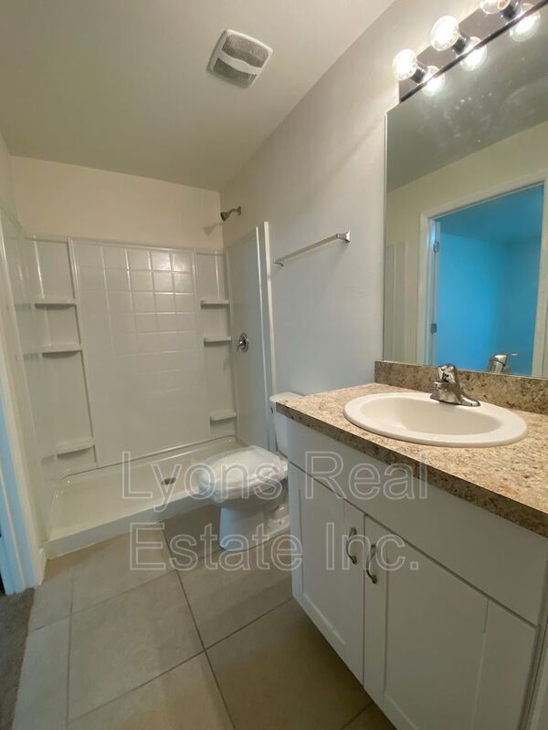 Building Photo - 5521 Gillot Blvd
