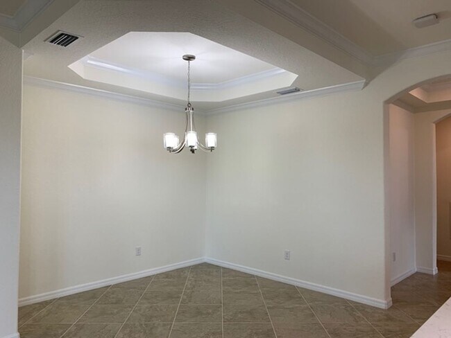 Building Photo - JUST LISTED! -3/2 COACH HOME  - COUNTRY CLUB EAST  - NICE!!