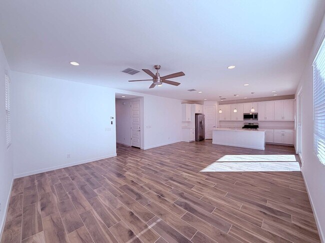 Building Photo - 8307 E Peterson Ave