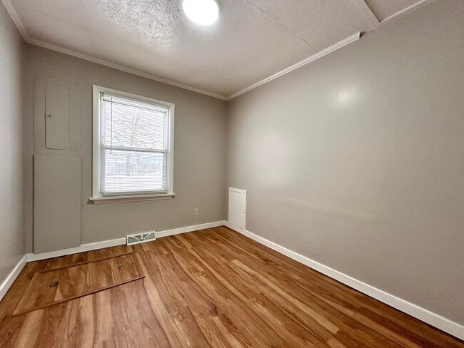 Building Photo - Spacious Three Bedroom Home in Muskegon