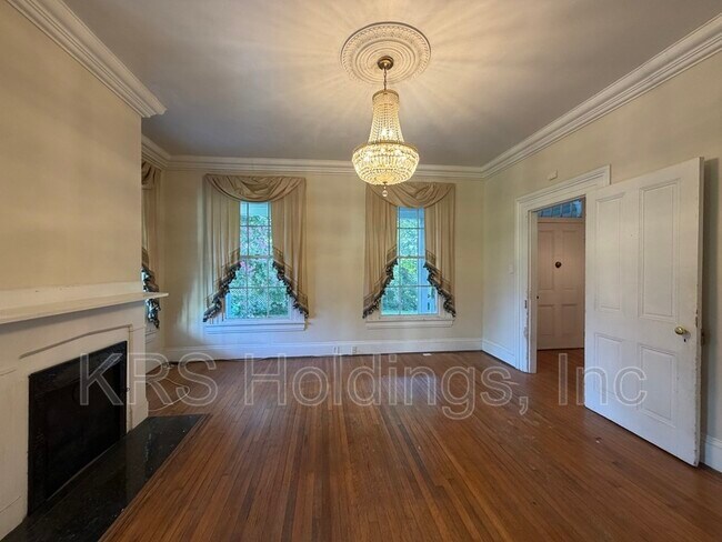 Building Photo - 125 S Willard Ave
