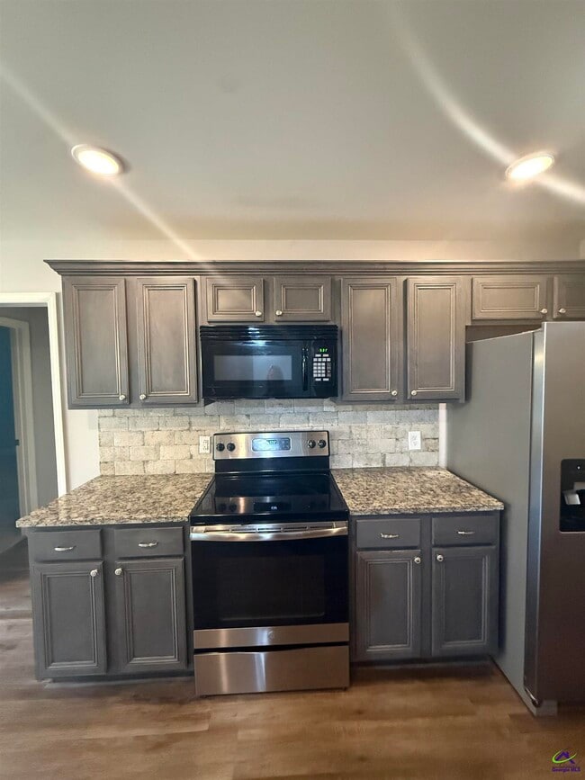 Building Photo - 120 Worchester Cir