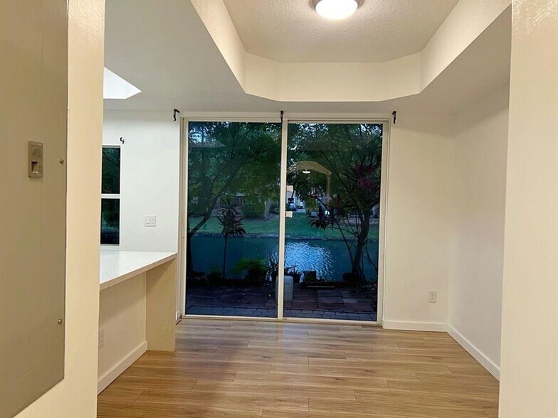 Building Photo - 4929 Tradewinds Ter