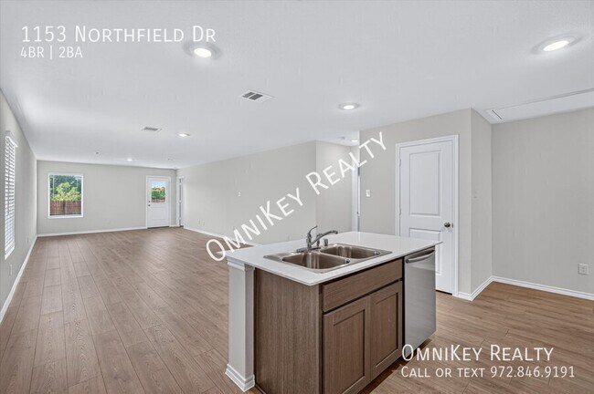 Building Photo - 1153 Northfield Dr