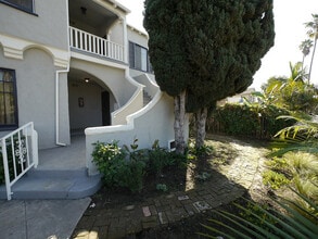 Building Photo - Sycamore