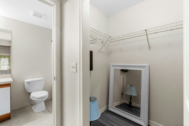 Building Photo - 6433 Cypressdale Dr