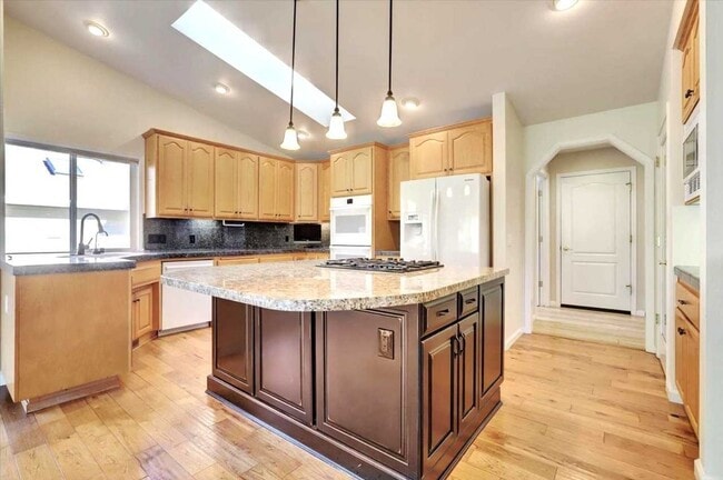 Building Photo - Golf Course 3/2 home in Lake Wildwood, Pen...
