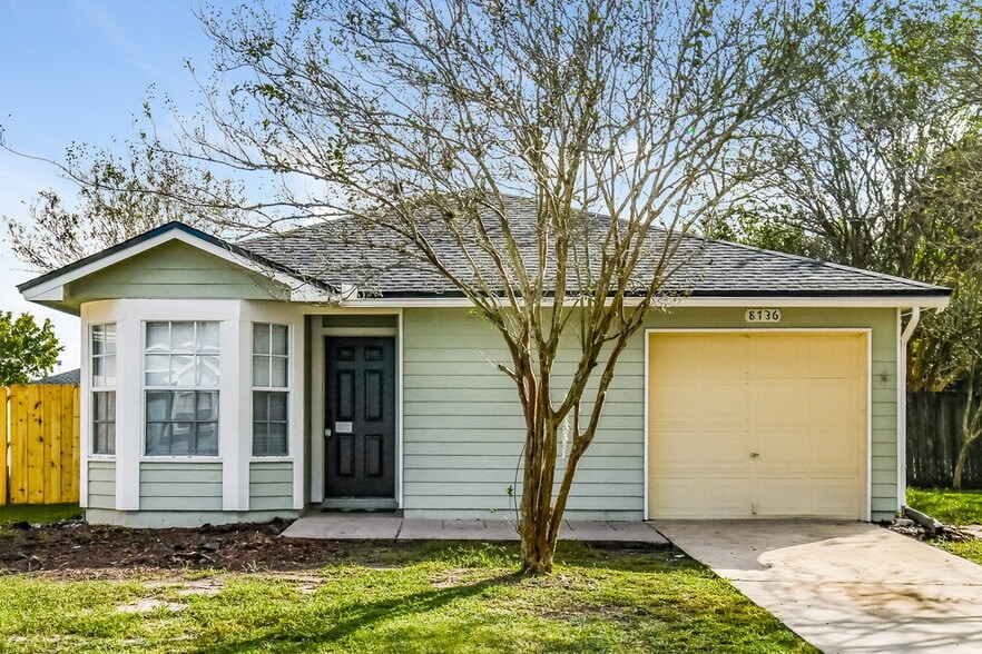 Primary Photo - 8736 Townsquare Dr