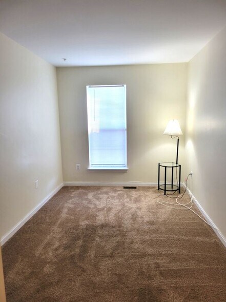 Building Photo - 602 Leprechaun Ln
