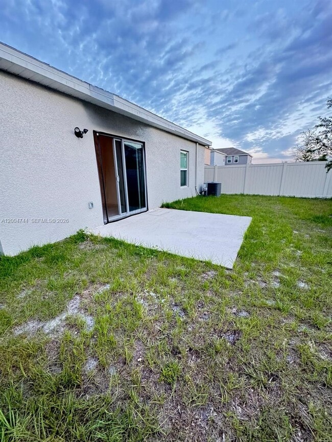 Building Photo - 1204 Deepwater