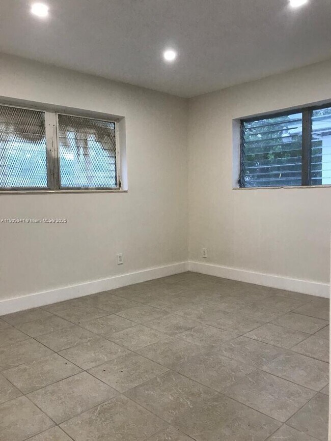 Building Photo - 1951 NE 167th St