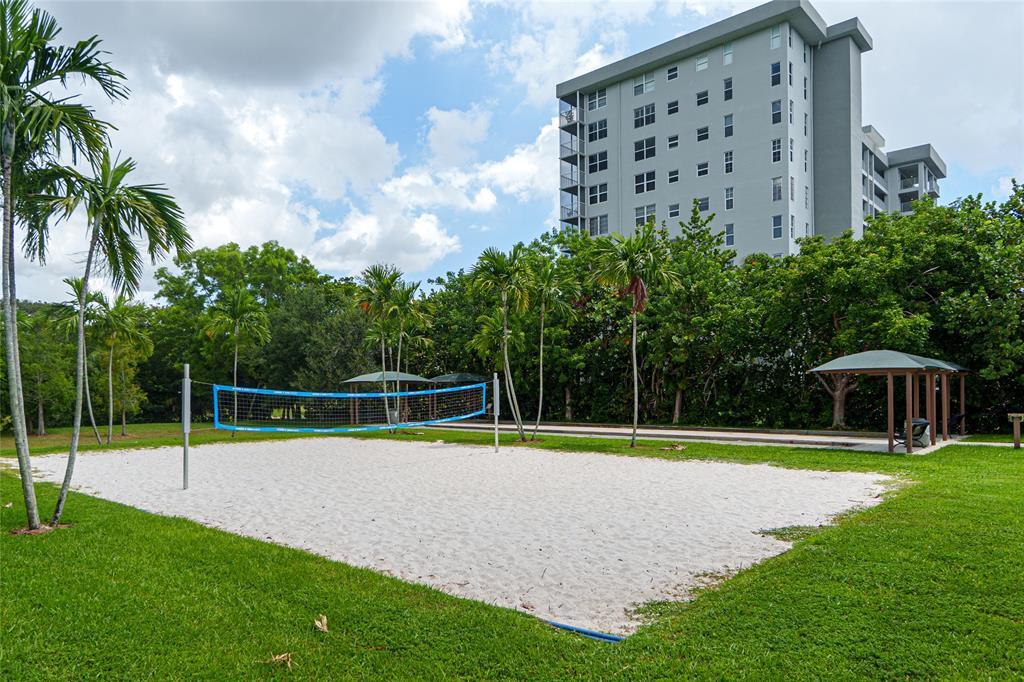 Building Photo - 3500 Oaks Clubhouse Dr
