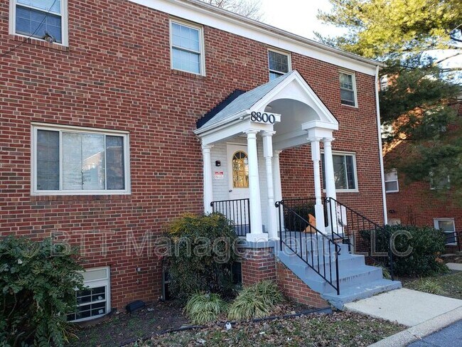 Building Photo - 8800 Plymouth St