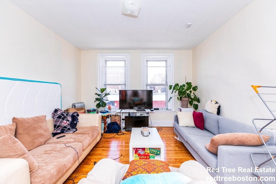 Building Photo - 1284 Commonwealth Ave