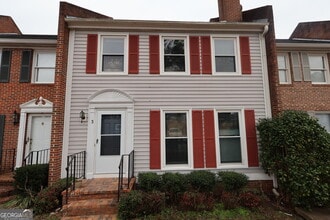 Building Photo - 1985 Briarcliff Rd